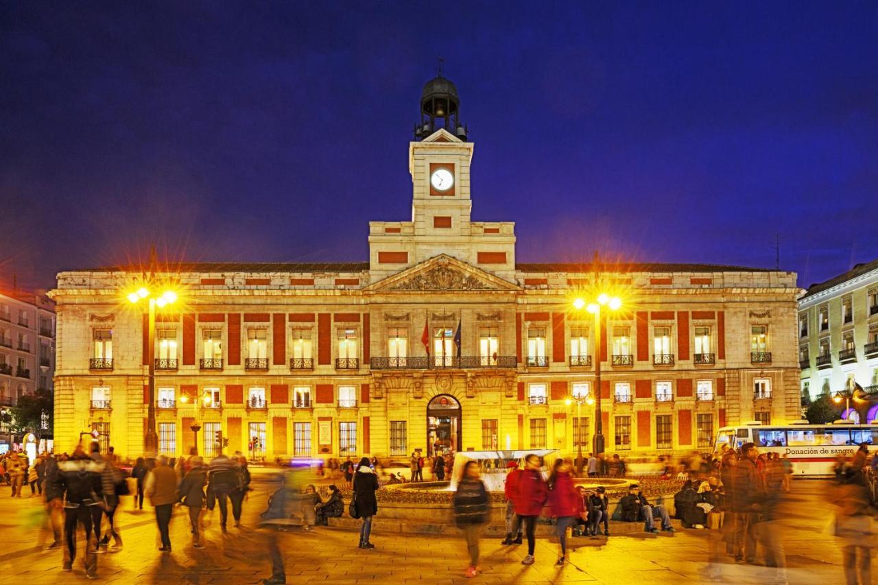 La Reina De Gran Via - Parking Tph Bed and Breakfast Madrid Exteriör bild