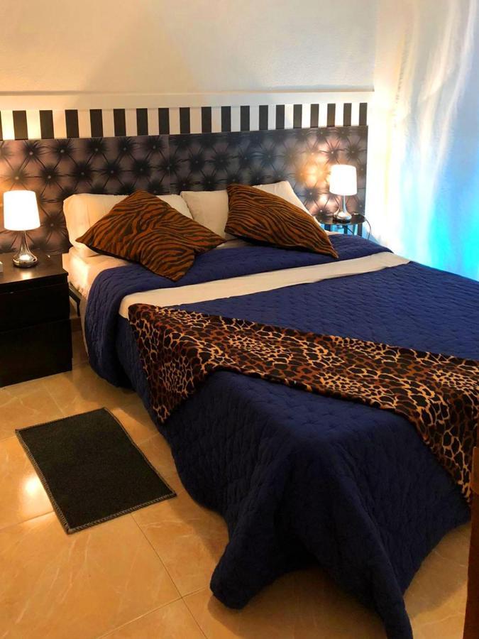 La Reina De Gran Via - Parking Tph Bed and Breakfast Madrid Exteriör bild